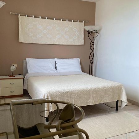 S'Imbusthouse Apartment Oristano Exterior photo