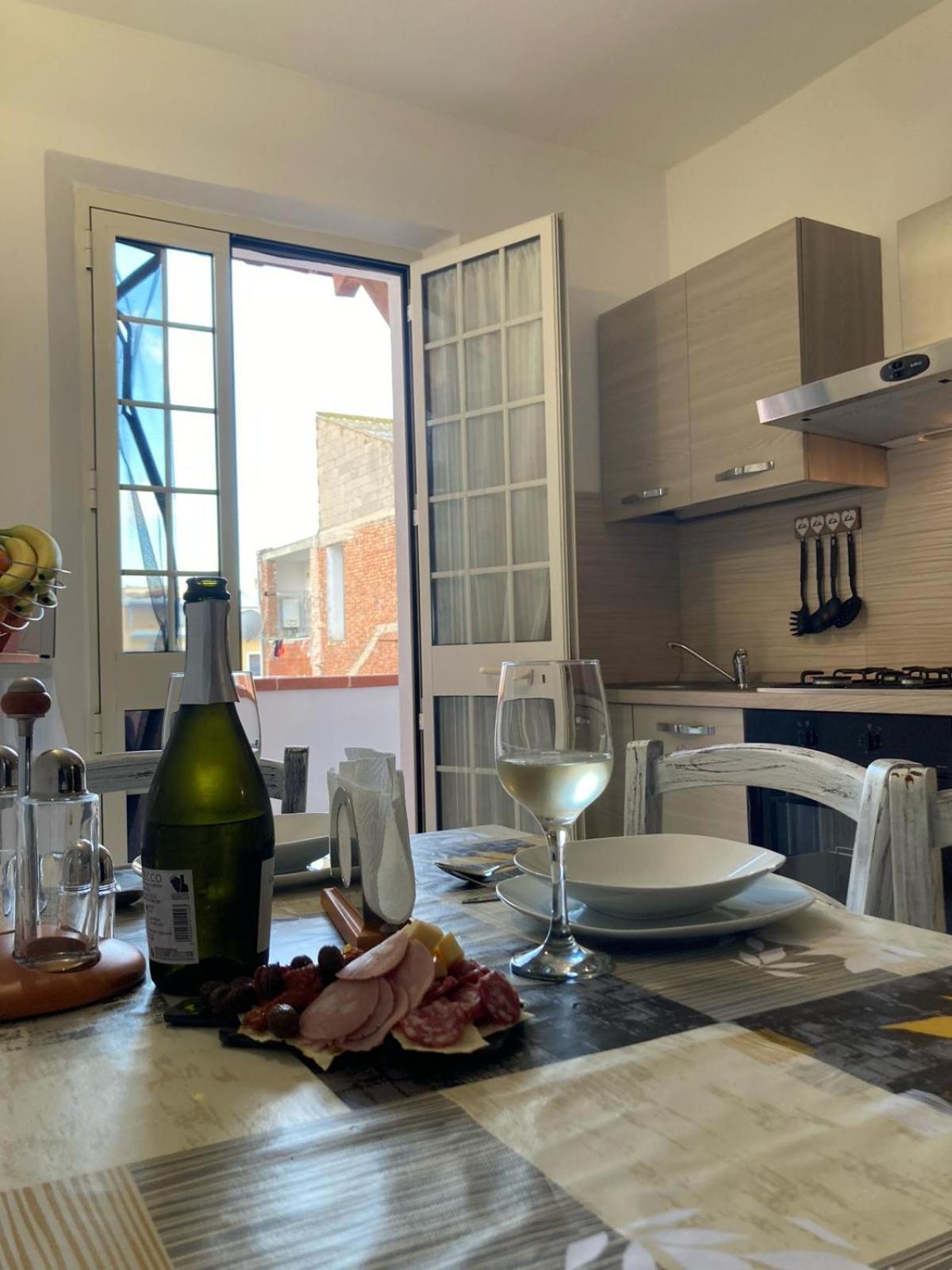S'Imbusthouse Apartment Oristano Exterior photo